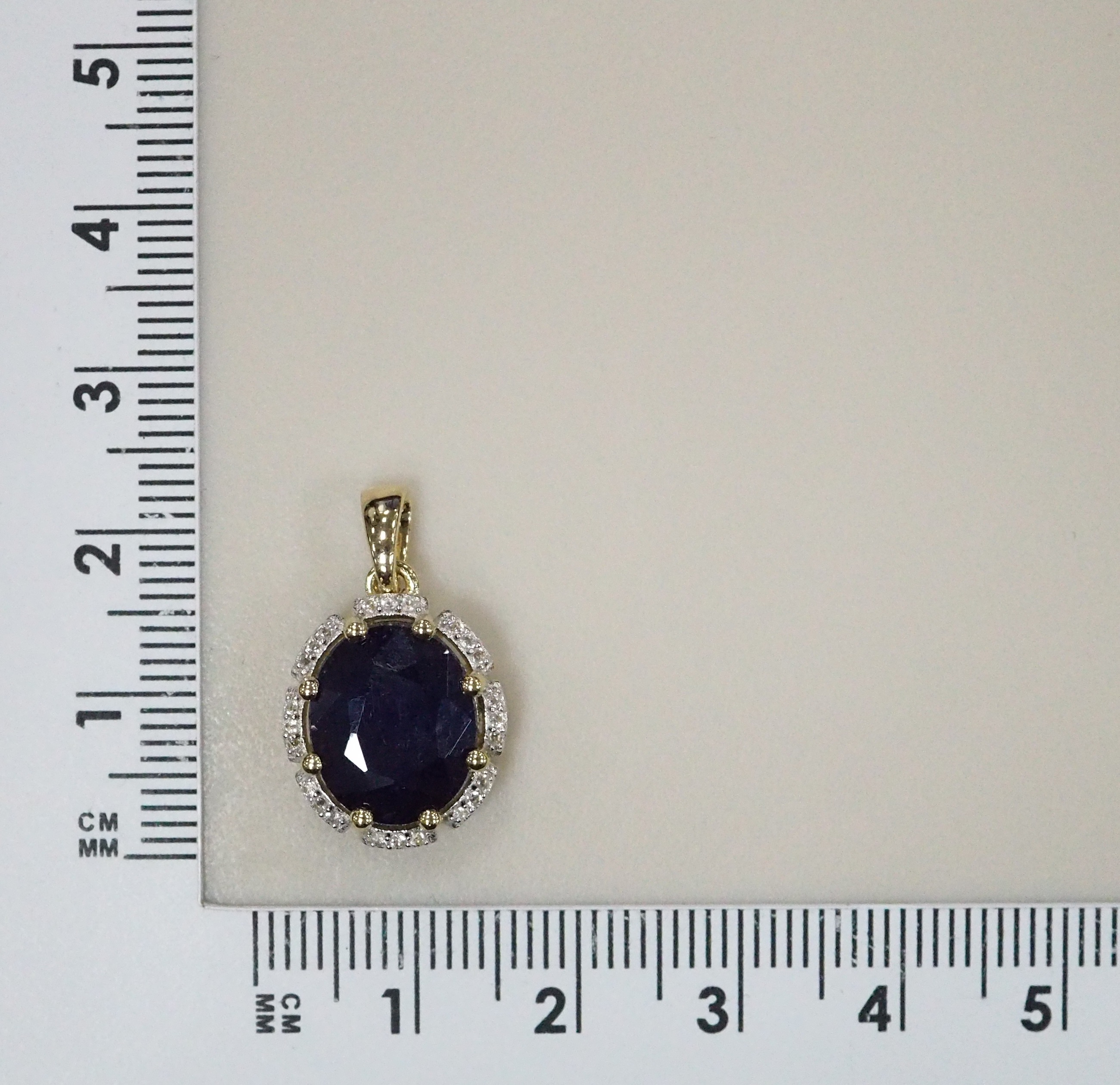 Серебряная подвеска с сапфиром